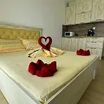 Апартаменты и студия в комплекс акротирия *