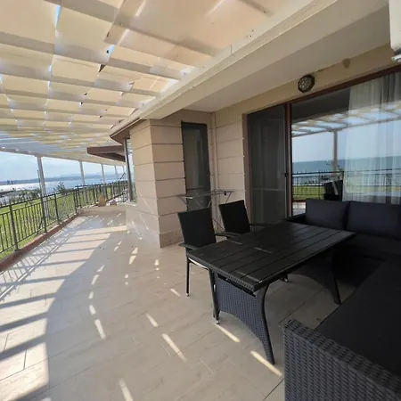 и студия в комплекс акротирия Apartman *