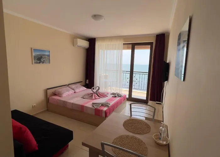 Apartman и студия в комплекс акротирия *