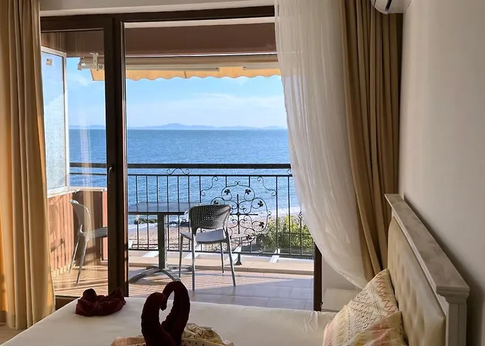 и студия в комплекс акротирия Apartman Neszebar