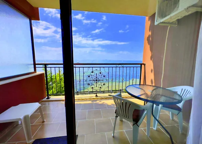 Apartman и студия в комплекс акротирия Neszebar