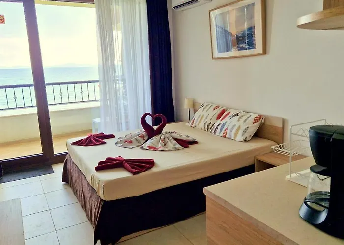 и студия в комплекс акротирия