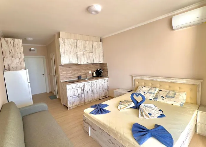 Apartman и студия в комплекс акротирия *