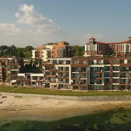Apartment и студия в комплекс акротирия *