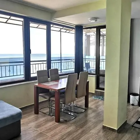 Apartment и студия в комплекс акротирия *