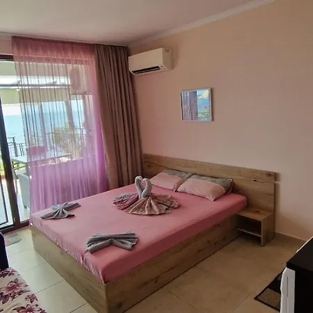 Apartment и студия в комплекс акротирия Nesebar