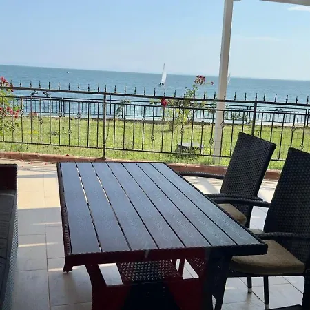 и студия в комплекс акротирия Несебър