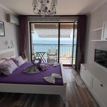 Apartment и студия в комплекс акротирия *