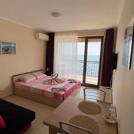 Apartment и студия в комплекс акротирия *