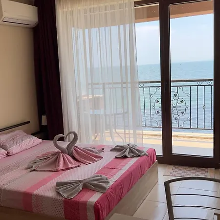 Apartamento и студия в комплекс акротирия Nesebar