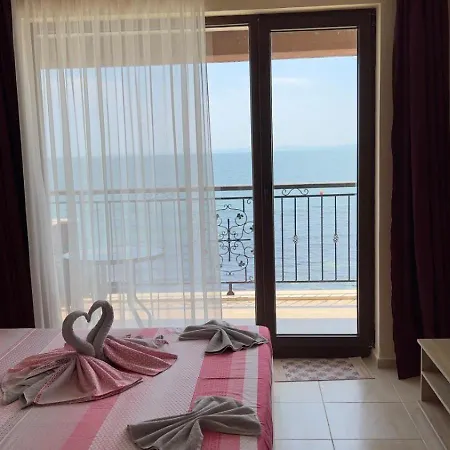 Apartment и студия в комплекс акротирия