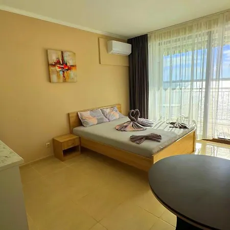 Apartment и студия в комплекс акротирия *