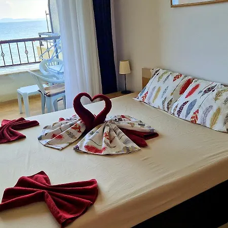 Apartamento и студия в комплекс акротирия