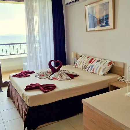 и студия в комплекс акротирия