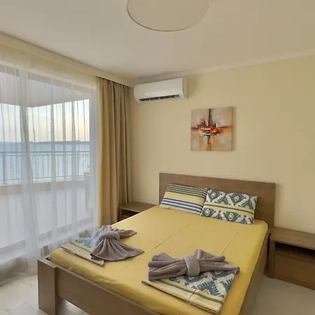 Apartment и студия в комплекс акротирия *