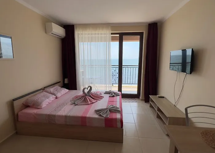 и студия в комплекс акротирия *