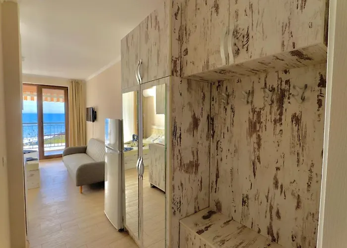 Daire и студия в комплекс акротирия *