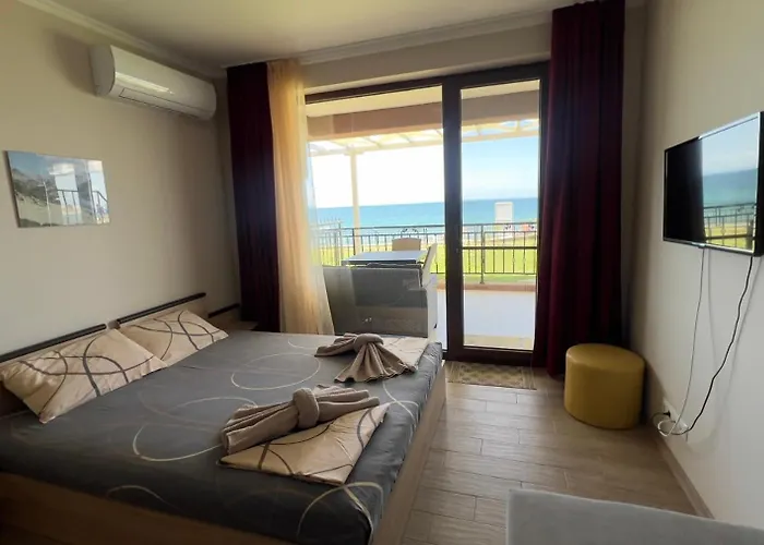 Daire и студия в комплекс акротирия