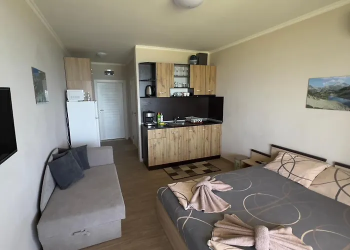 и студия в комплекс акротирия